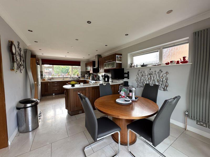 Kitchen/Dining