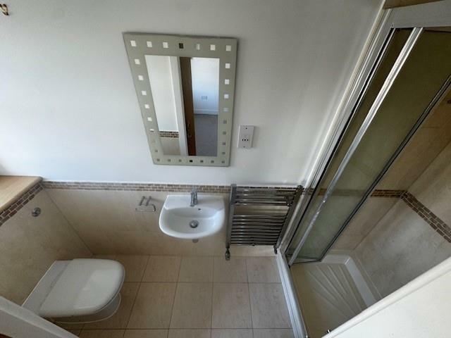 ensuite.jpg