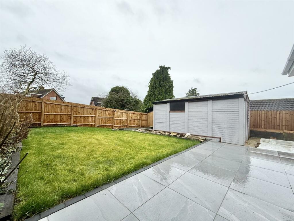 Patio2.jpg