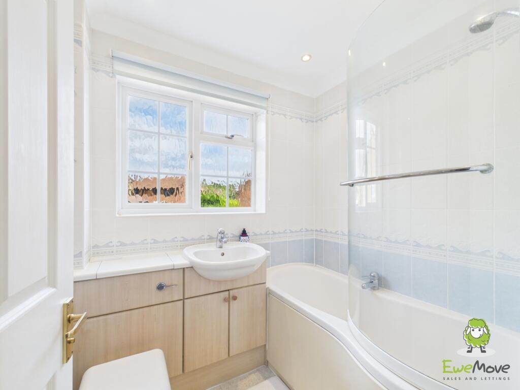 CAM03778G0-PR0261-STILL024