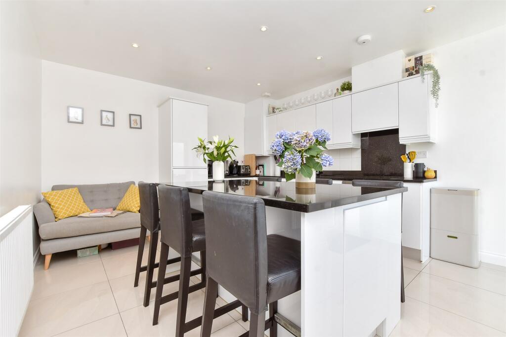 Living Room / Kitchen