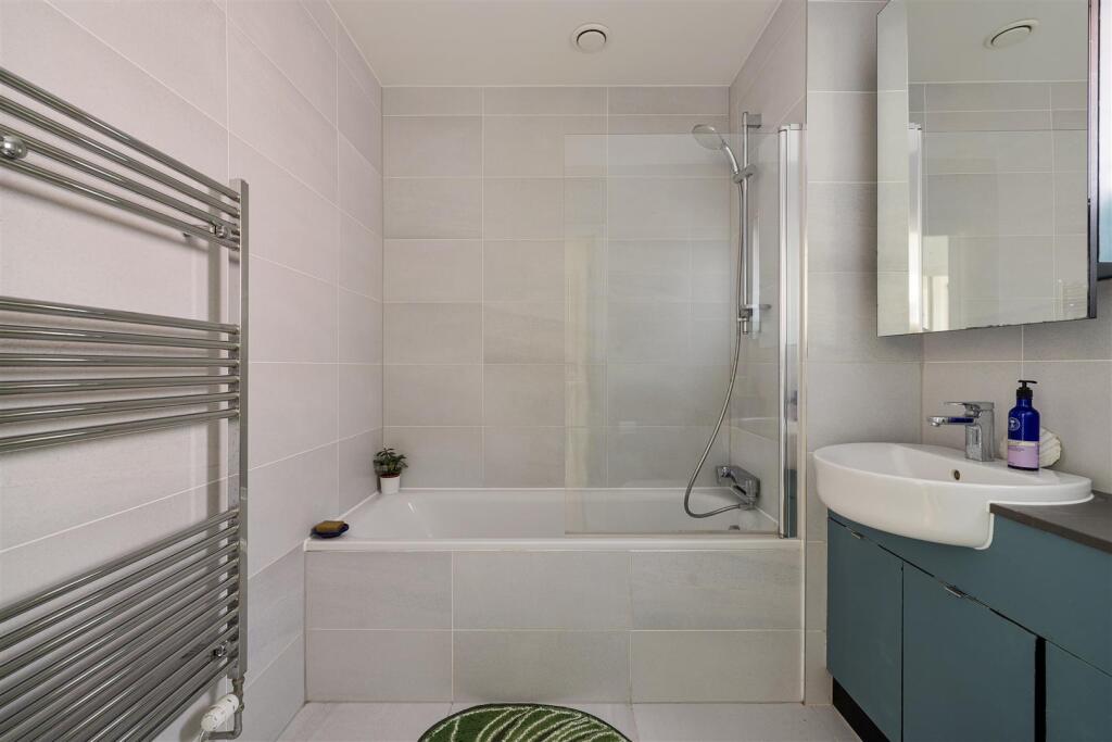 Britains Apartments 27 Sutherland Road, E17