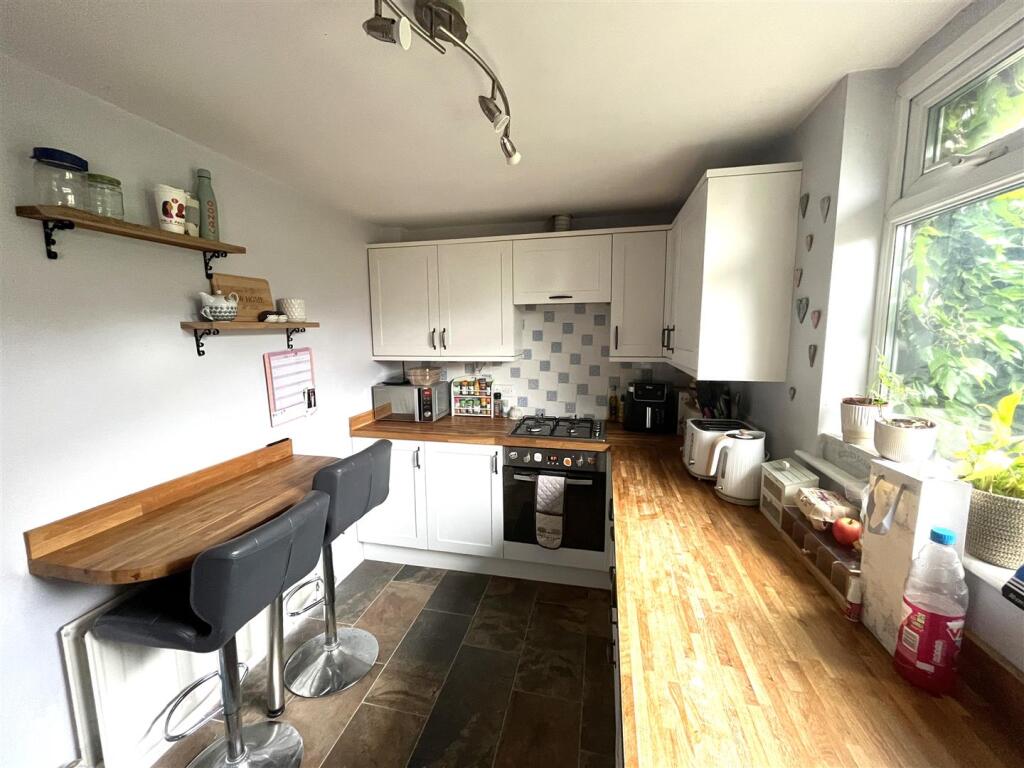 Kitchen / Breakfast Room