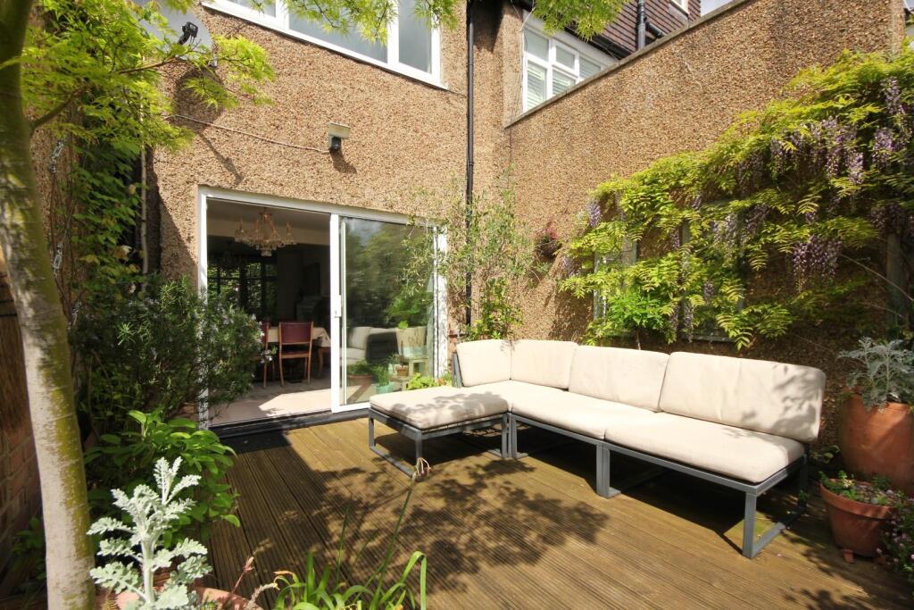 GV-71 CourtsWay-spring (6).jpg