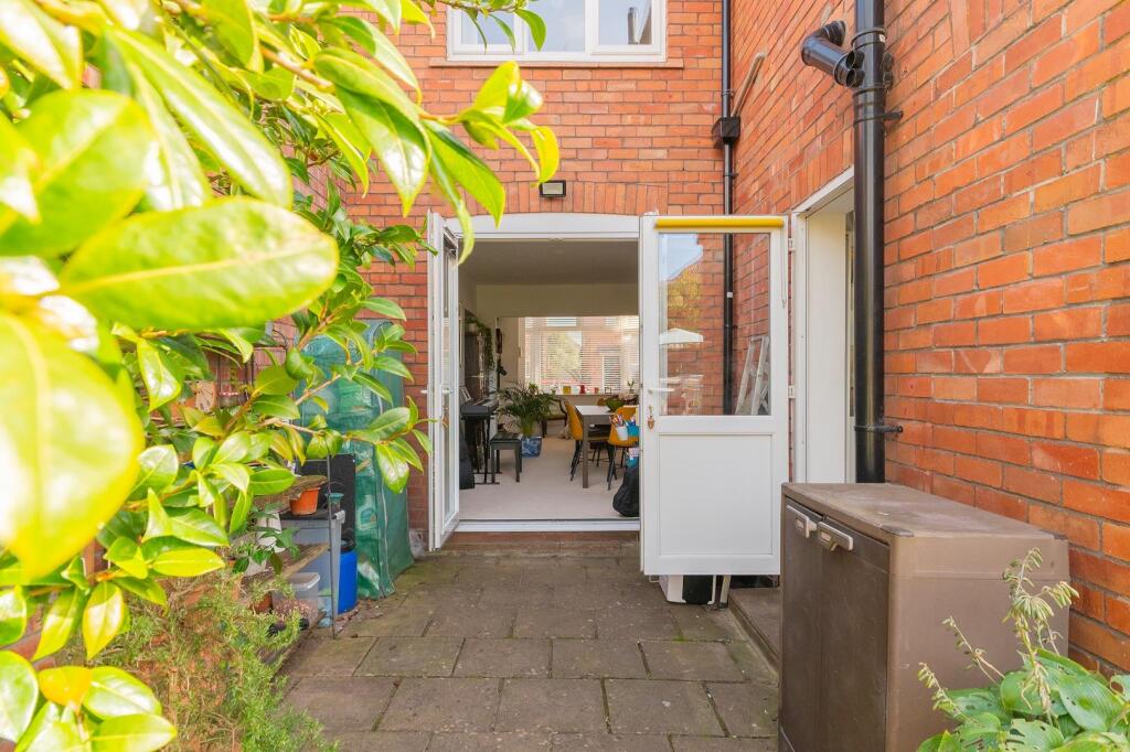 0B7RAN - External D.jpg