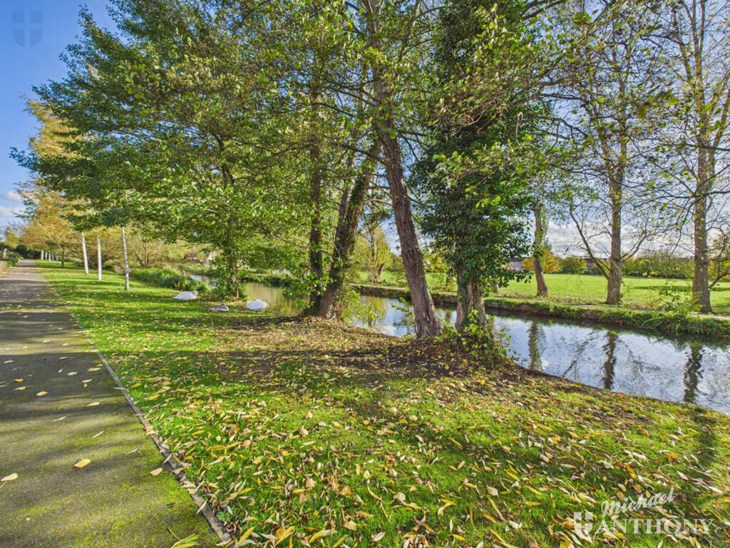 CAM03852G0-PR0465-STILL005-thumbnail-h750-70