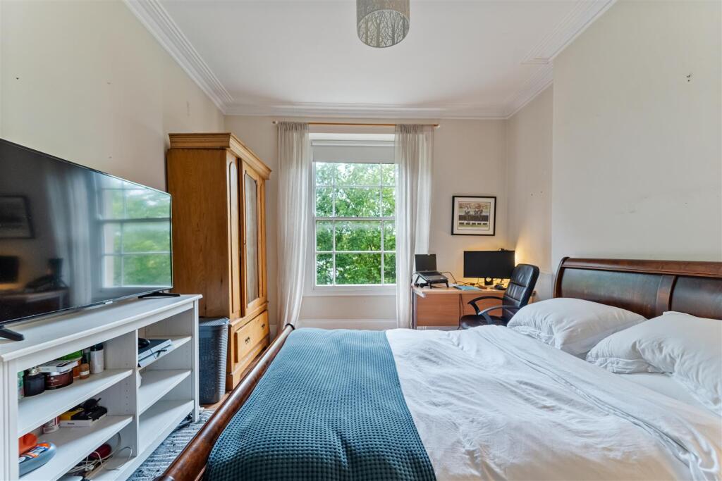 15 Elemgrove Road21.JPG