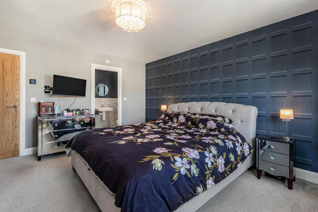 Master Bedroom 2.jpg