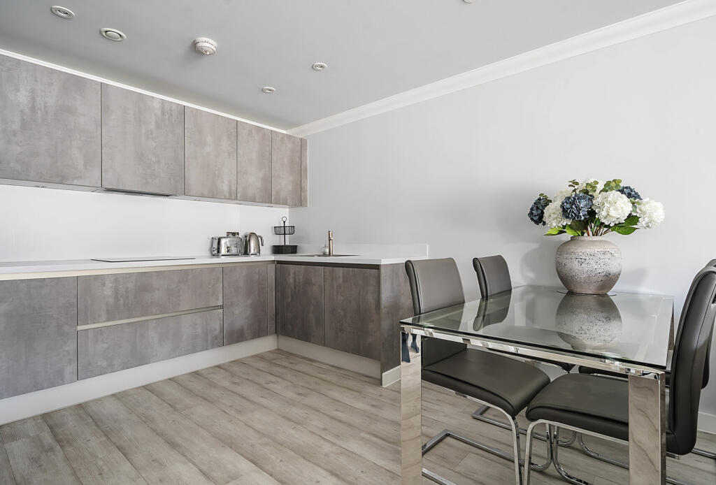 022-37-681cf828d4...