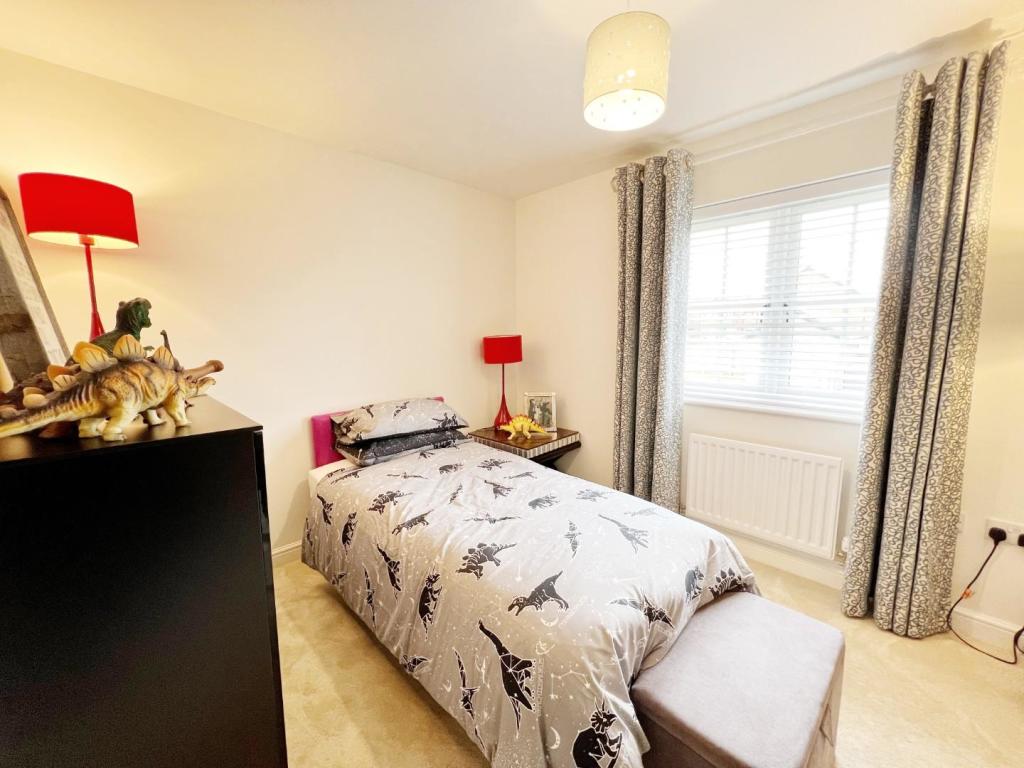 Bedroom 4.jpg