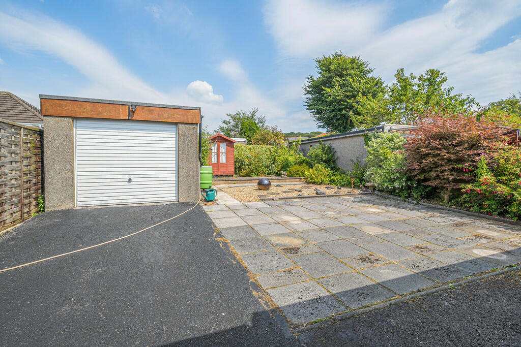 Garage/Garden