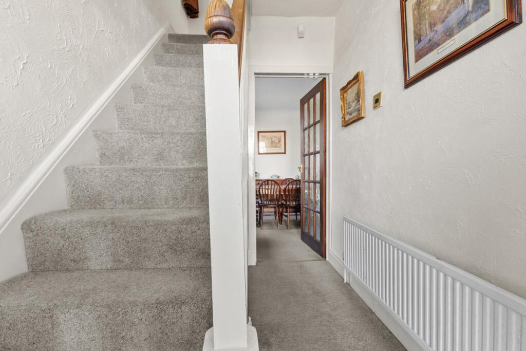 111 East Crescent (4 of 21).jpg