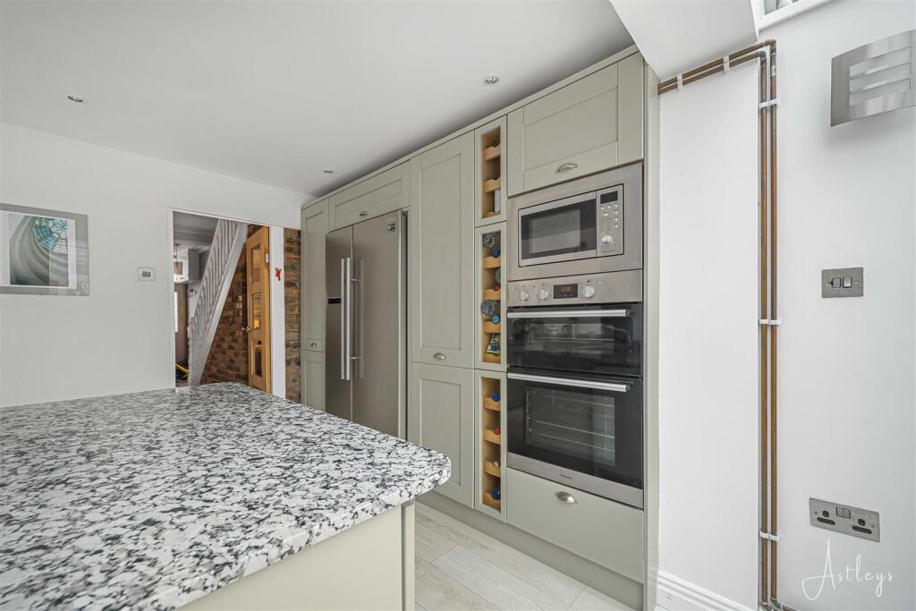 Kitchen/Breakfast Room