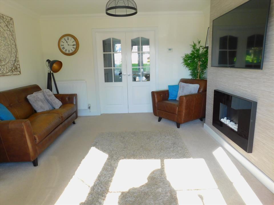 LOUNGE additional photo