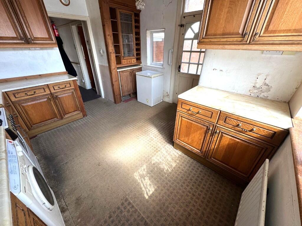 KITCHEN / DINER