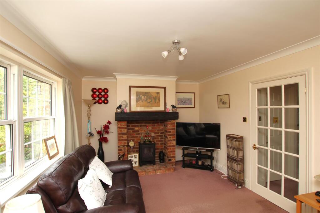 Living Room.JPG