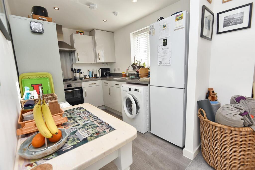 Kitchen/Dining Area