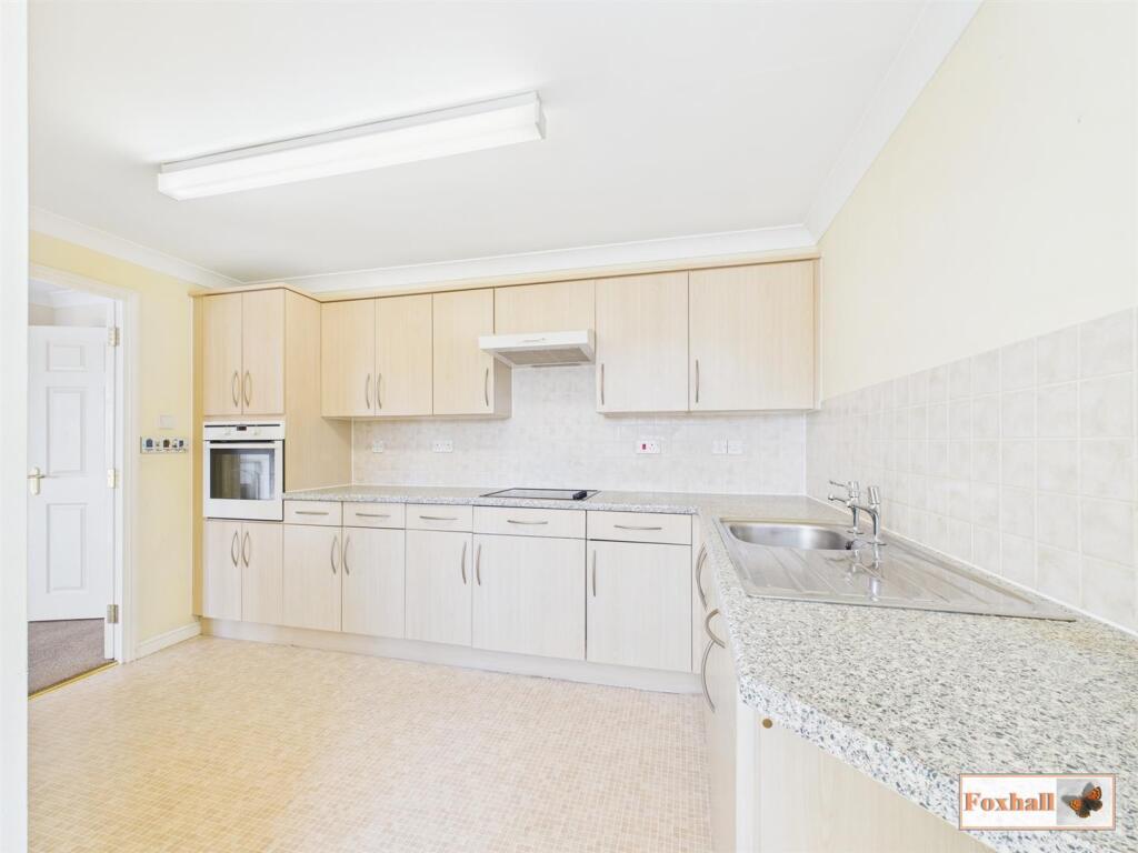 Kitchen Breakfast (L Shaped)