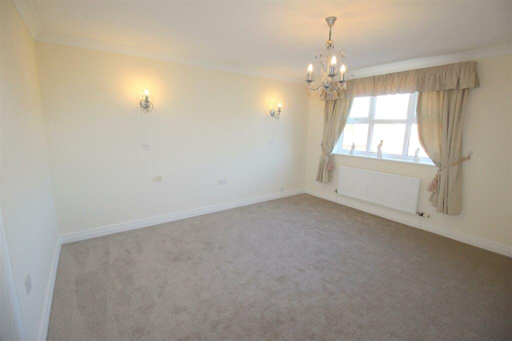 Lapwing Row,3, bed 1.JPG