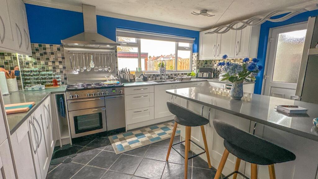 The Long Shoot - Image-14.jpg