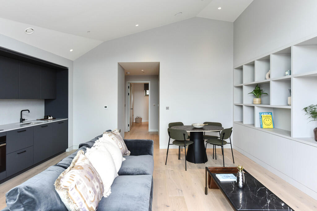 Flat 4 Carnaby Lo...