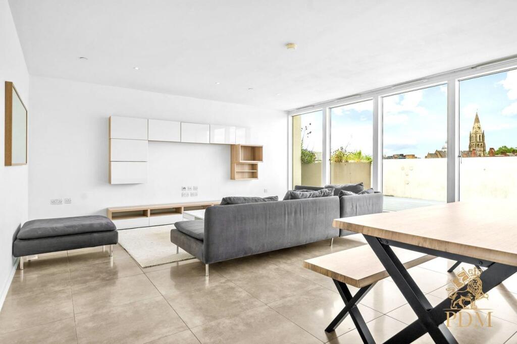 APT 513 Nottingham One Canal Street Nottingham NG1