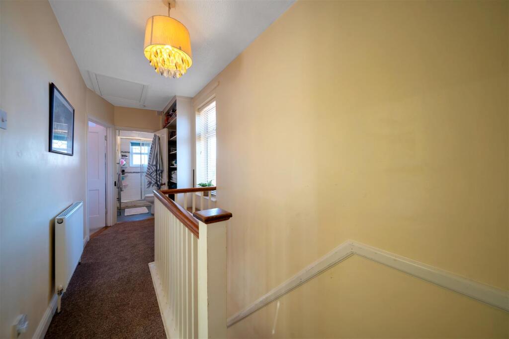 294 Sidegate Lane-31.jpg