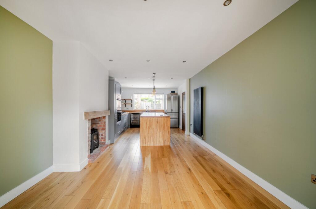 1323924-13-688cc5b96a2f2