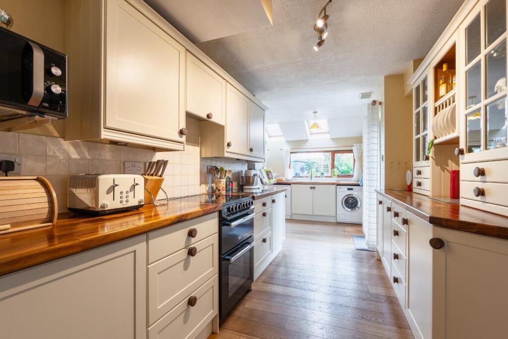 kitchen-3.jpg