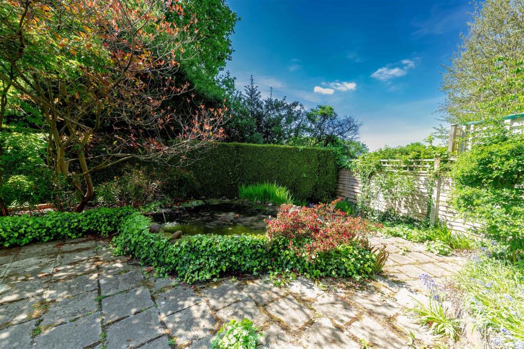 Fish pond lower garden SAPL4055-20250506-DxO_DeepP