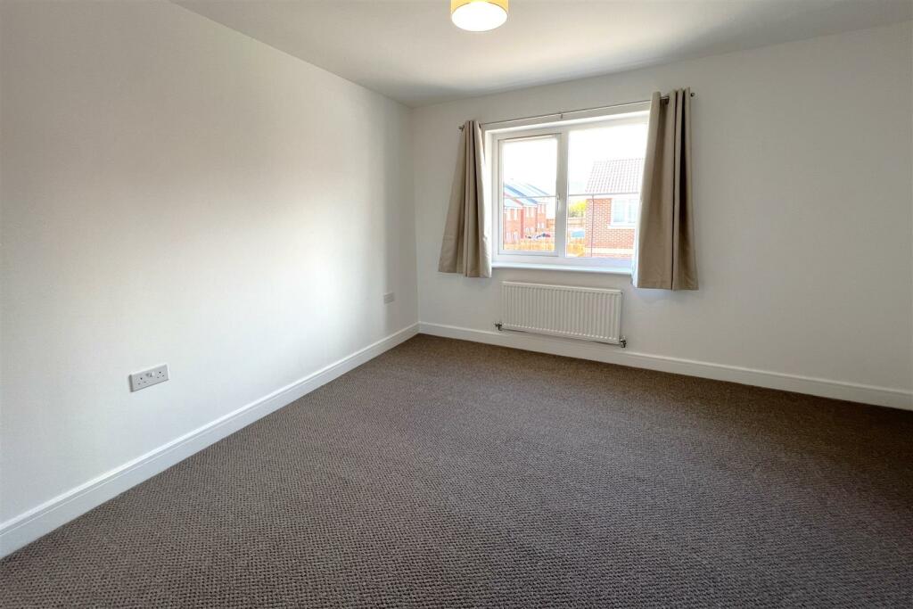 Bedroom 1.JPG