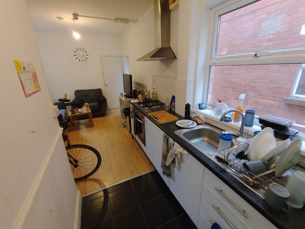 Kitchen (2)