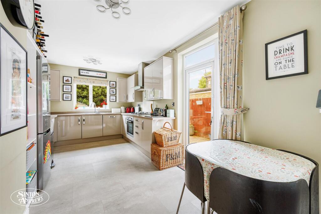 2 Clitherow Road-6.jpg