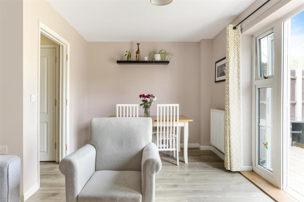 FIELDOAKS WAY (15).jpg