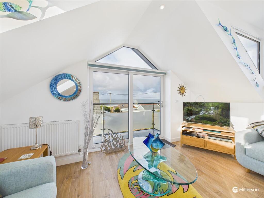 OPEN PLAN LIVING ROOM