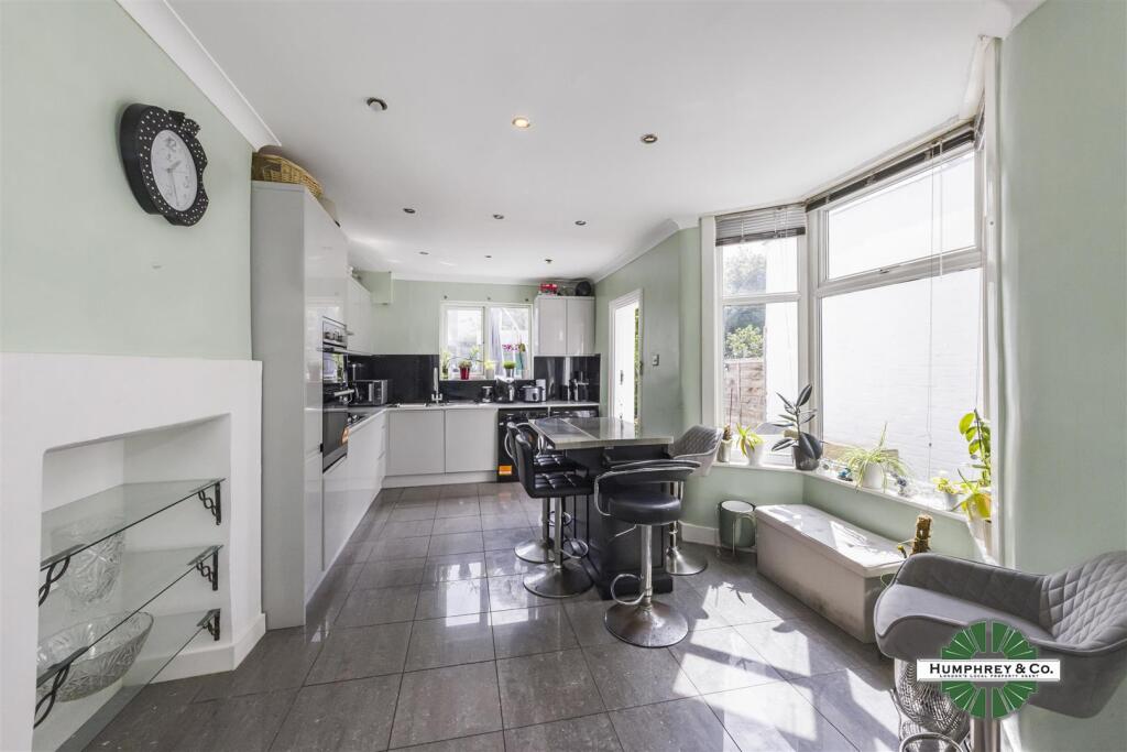 6 Gloucester Road -014.JPG