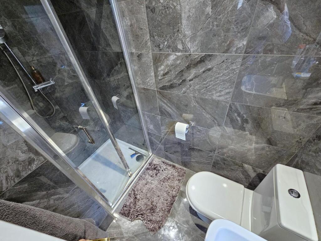 Ensuite (1).jpg
