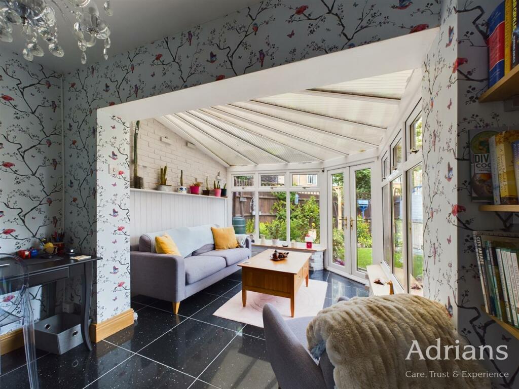 CONSERVATORY / STUDY