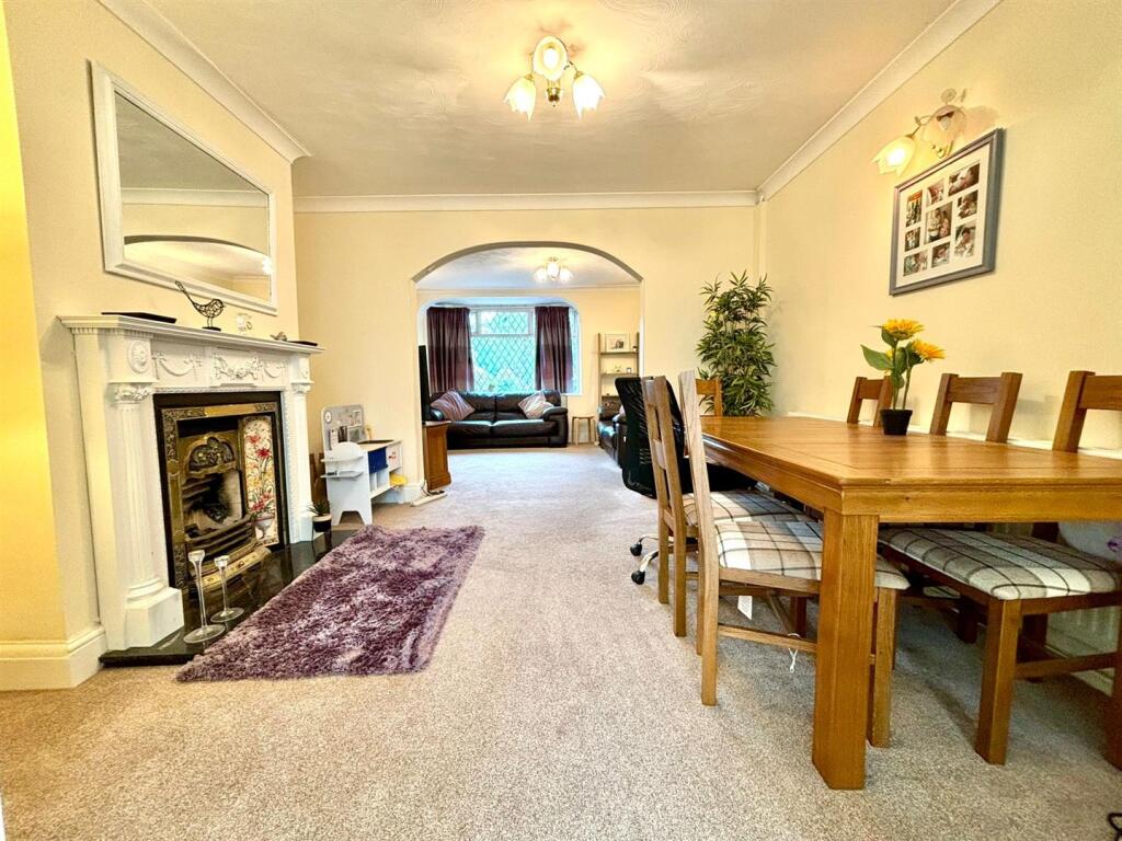 WhatsApp Image 2024-08-12 at 14.59.54 (4).jpeg