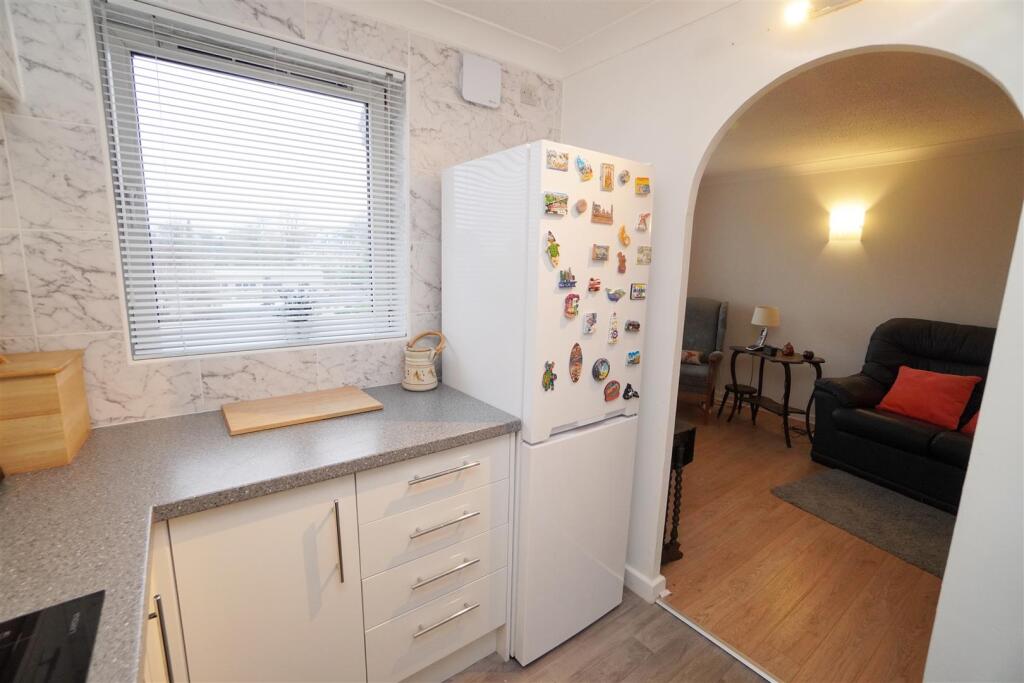 kitchen1.jpg