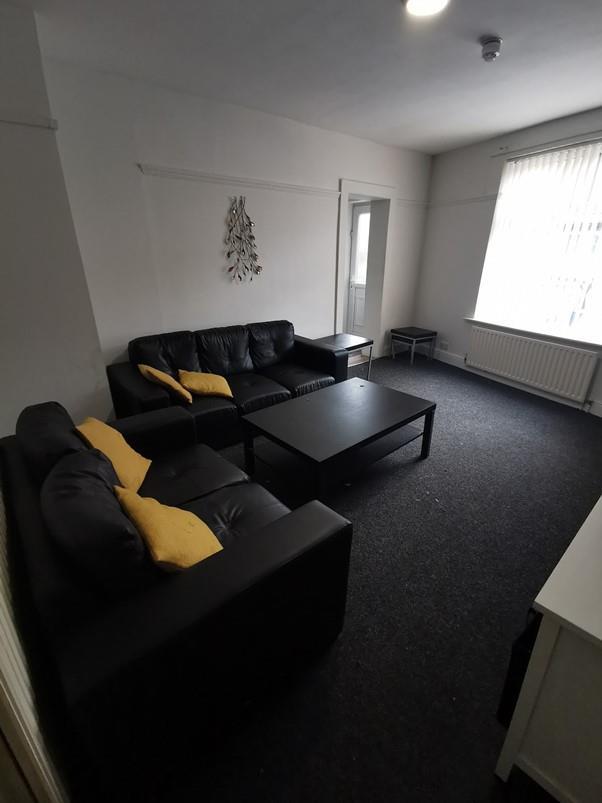 lounge1.jpg