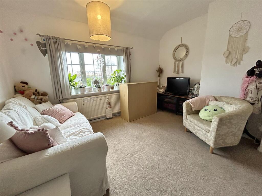 South Road, Moorends