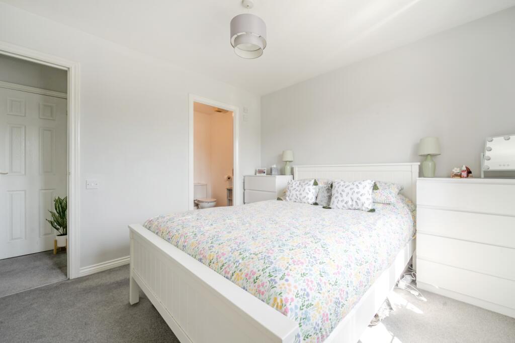 1340270-18-689b472419bf8