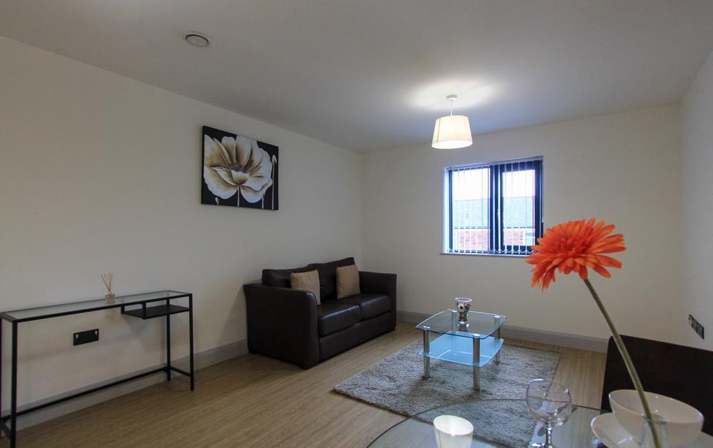 4 Victoria Park Court LR-4.jpg