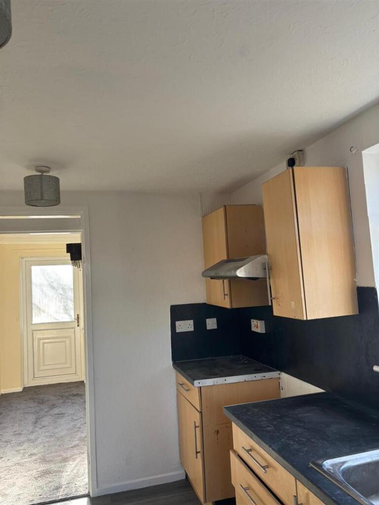 Kitchen2.jpg