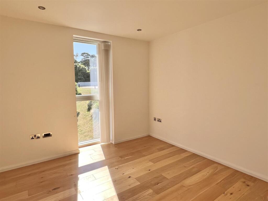 Bedroom: