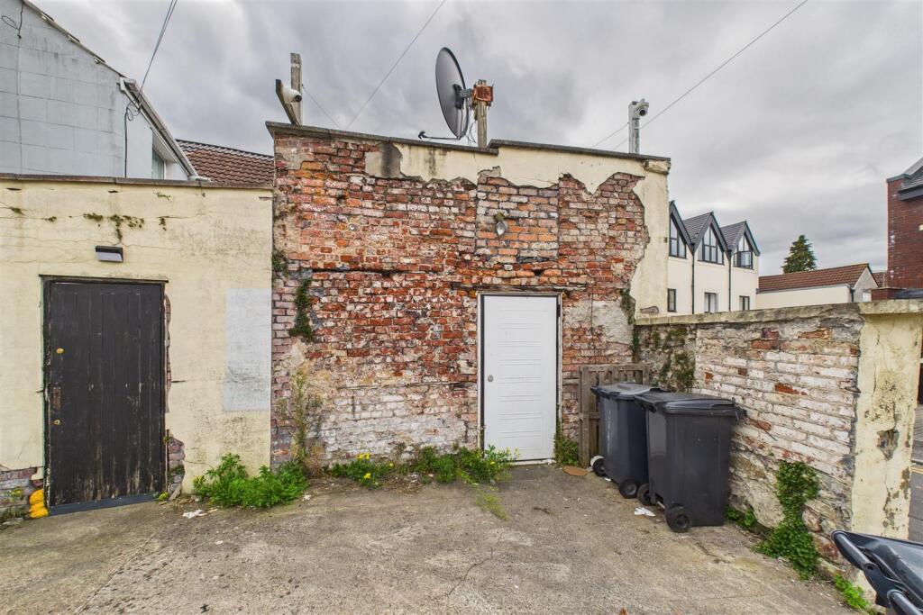 361 Two Mile Hill Road, Kingswood, Bristol BS15 1A