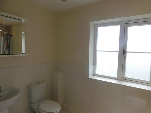 2a Thrapston Road En-Suite