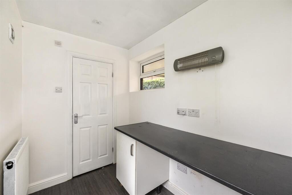 Utility Room/Cloakroom W/C