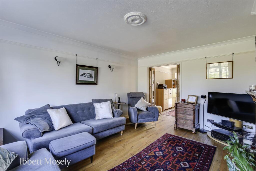 6 Reception room.jpg